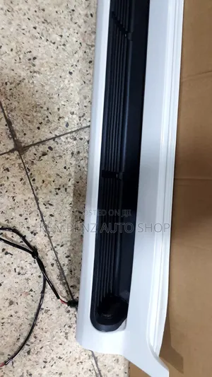 Photo - Side Steppers for Landcruiser Lc 200