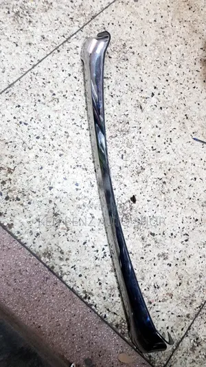 Photo - Landcruiser Lc150 Bonnet Chrome Molding