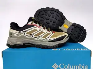 New Men's Columbia Gore-Tex Hiking Low Shoes in Stock