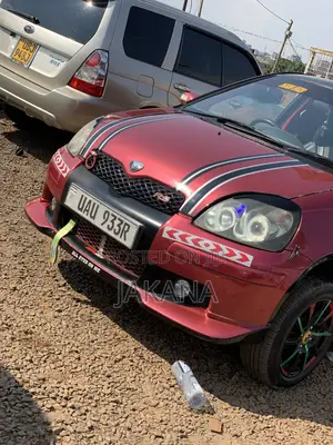 Toyota Vitz 1.3 FWD 5dr 2008 Red