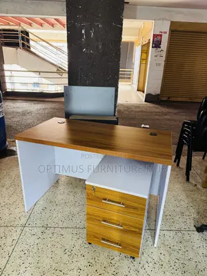 Office Table (Rt01)