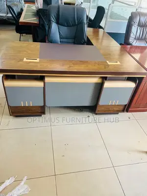 Executive Desk (Multicolor )