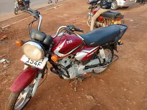 TVS HLX 125 2023 Red