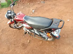 TVS HLX 125 2023 Red