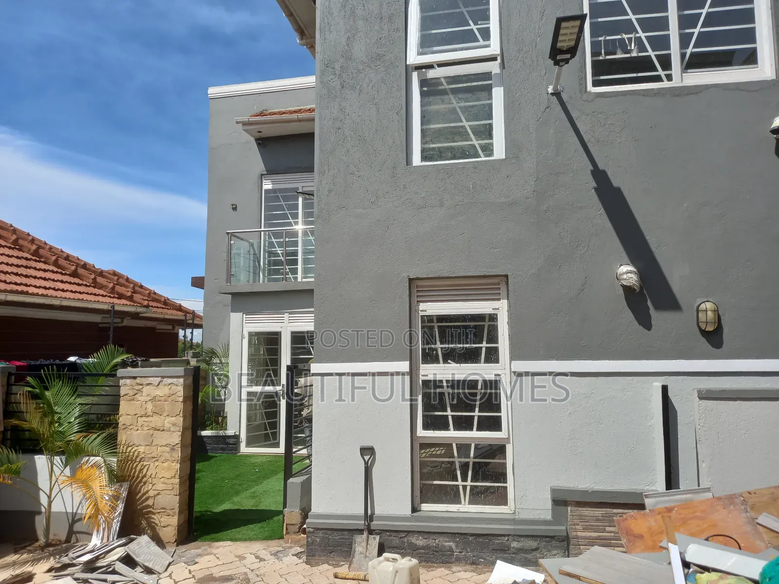 Furnished 4bdrm Duplex in Kira Town for sale