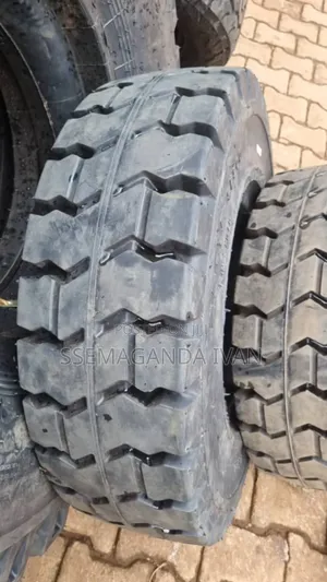 8.25-15 Folk Lift Tyre