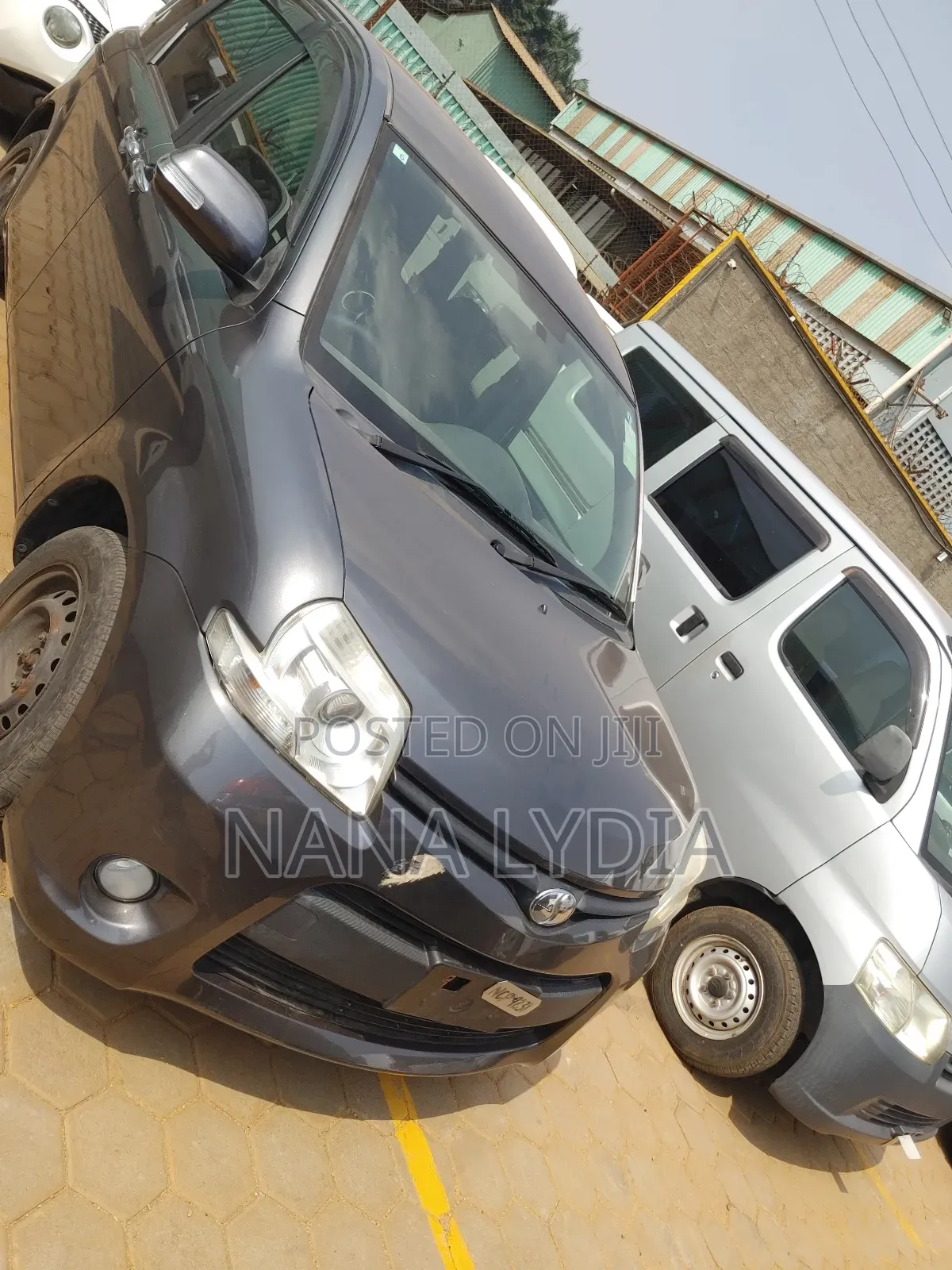 Toyota Sienta 2012 Gray
