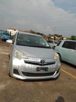 Photo - Toyota Ractis 2012 Silver