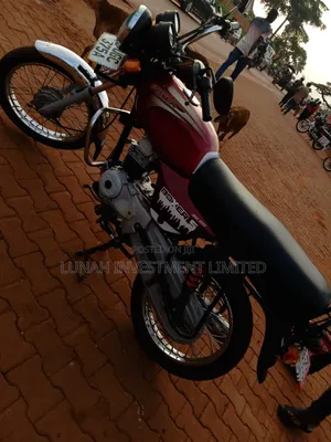 Bajaj Boxer 100 2024 Red