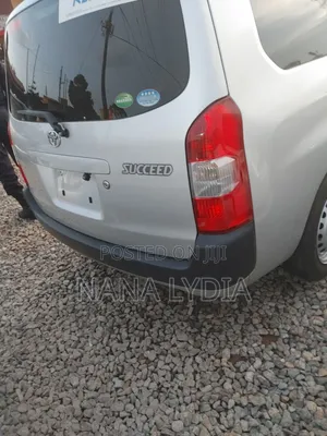 Toyota Succeed SV Premium 2016 Silver