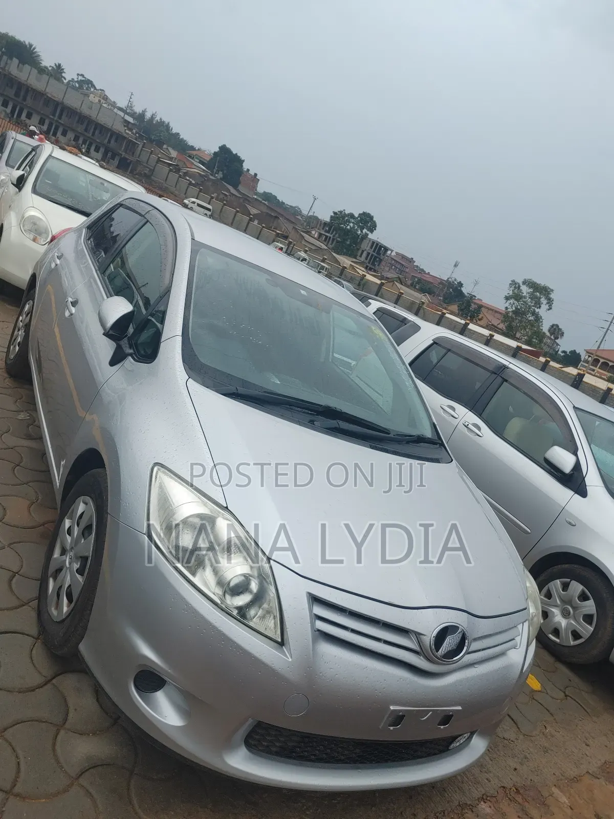 Toyota Auris 2011 Silver