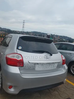 Toyota Auris 2011 Silver