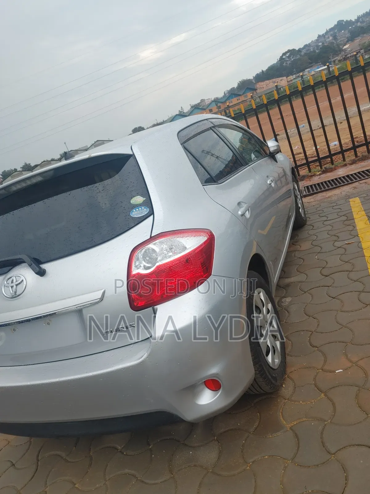 Toyota Auris 2011 Silver
