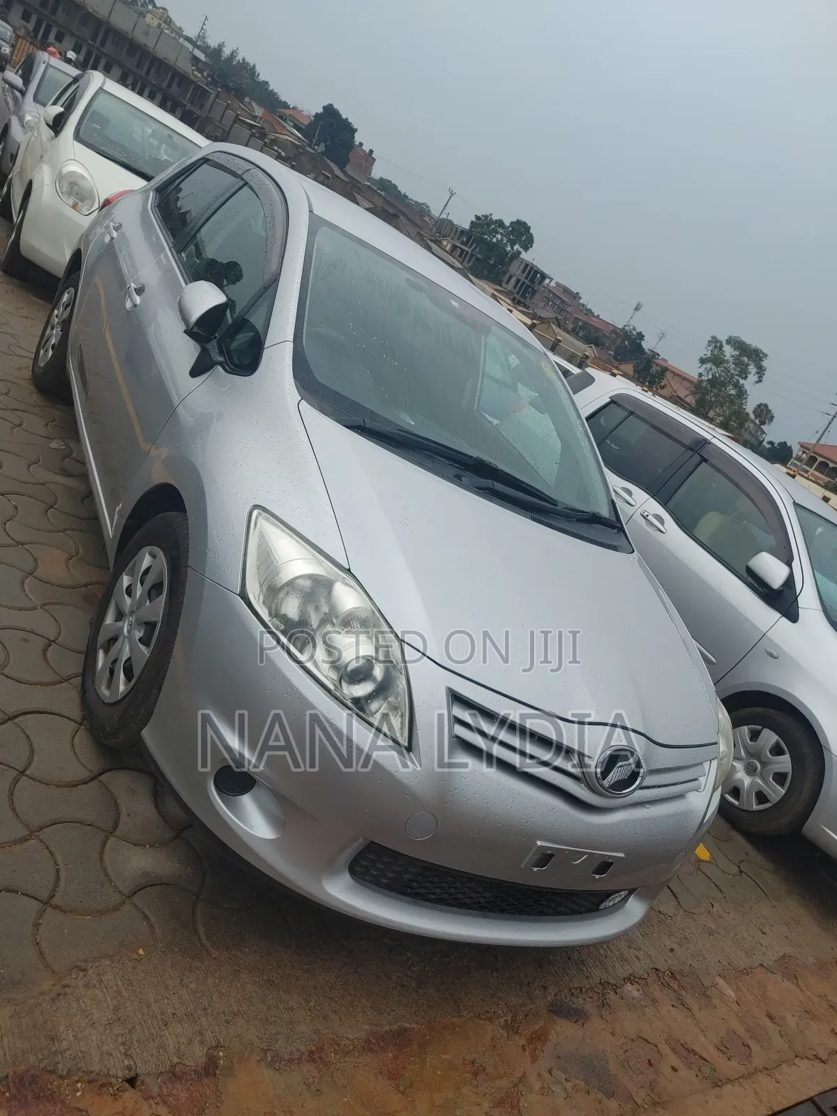Toyota Auris 2011 Silver