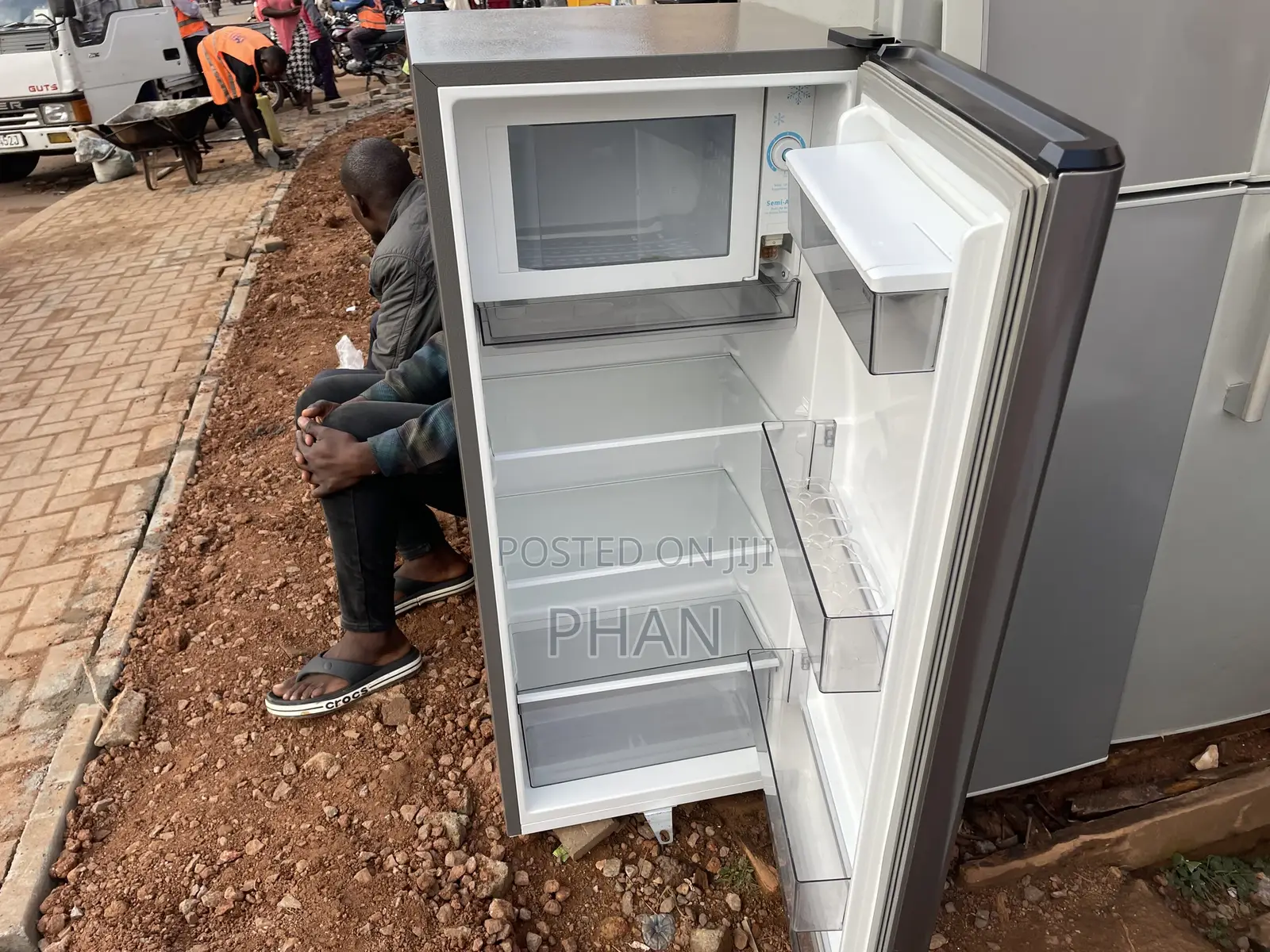 Second to New Single Door Hisense Fridge