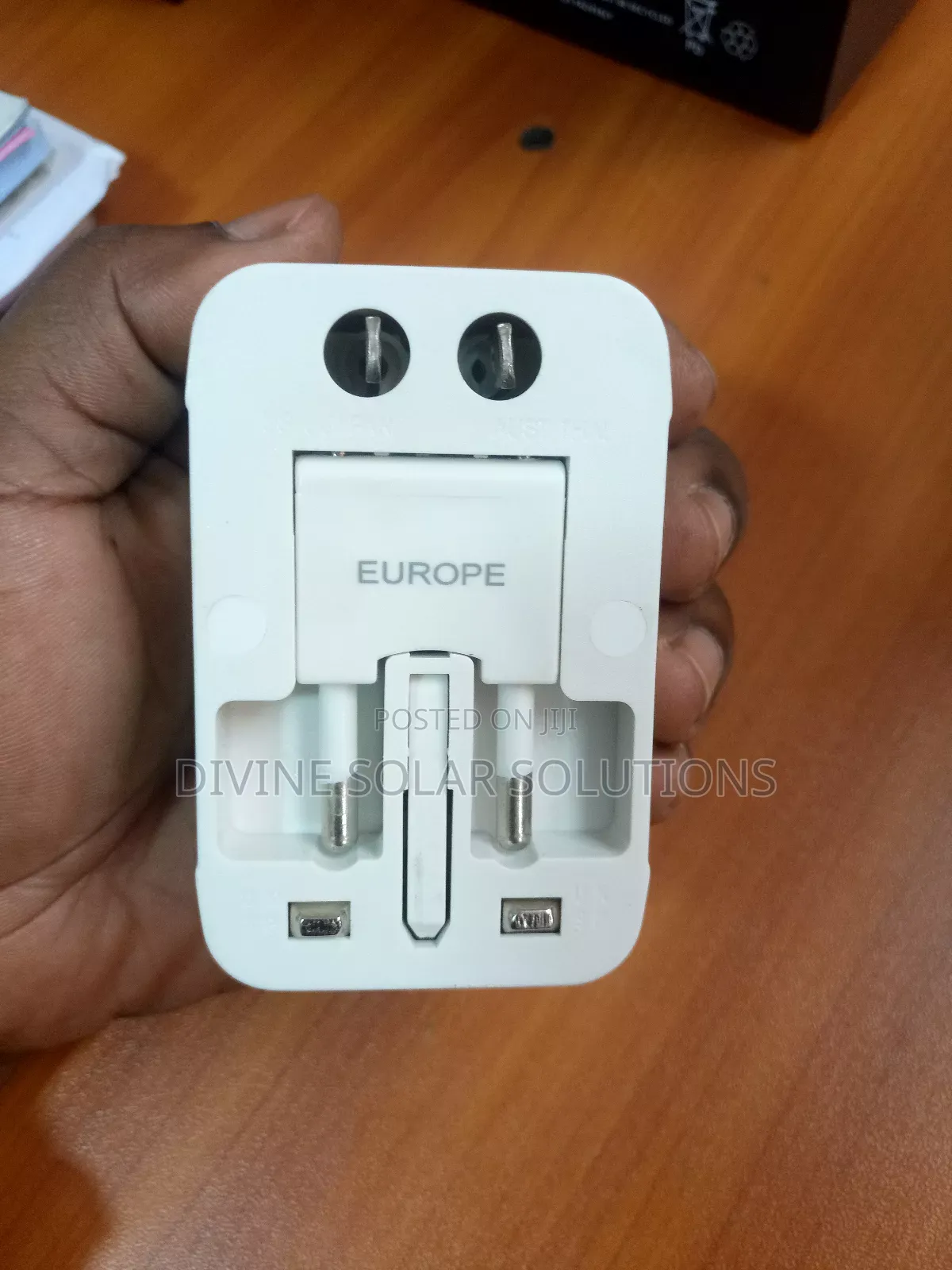 International Adaptor