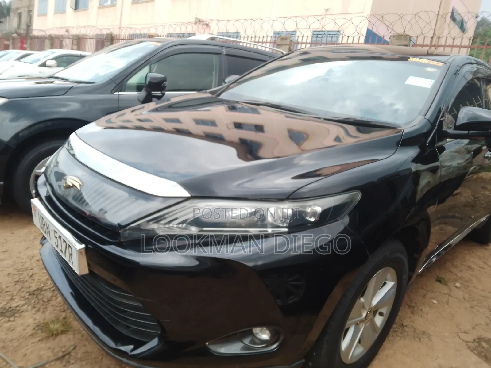 Toyota Harrier 2.0 2015 Black
