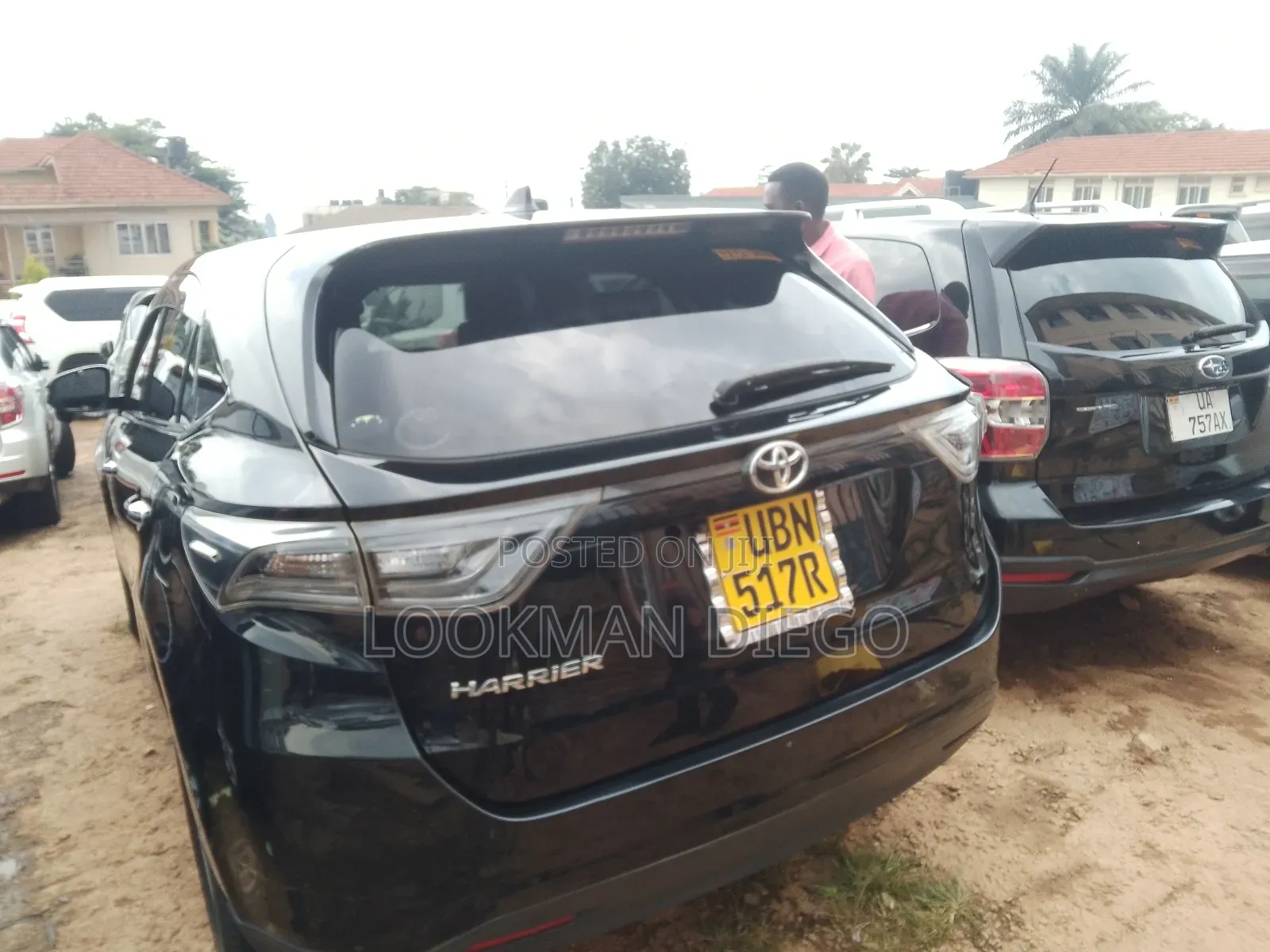 Toyota Harrier 2.0 2015 Black