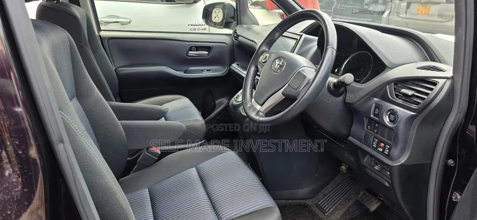 Toyota Noah 2016 Brown