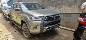 New Toyota Hilux 2025 Brown