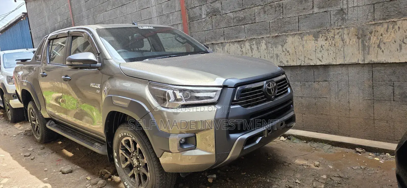 New Toyota Hilux 2025 Brown