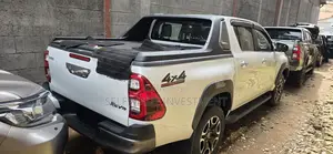 New Toyota Hilux 2025 White