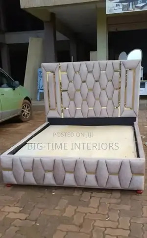 5*6 Cream Fabric Geometric Bed