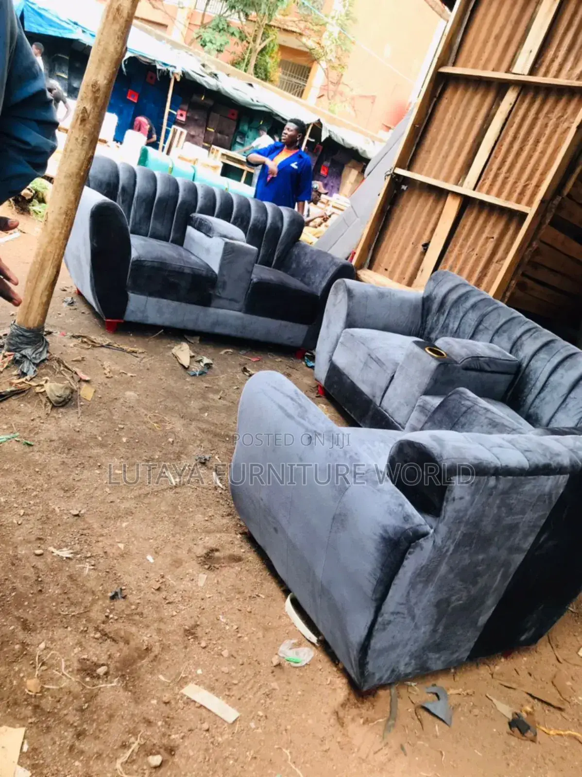 Gray Sofa's for Sale in Good Materials