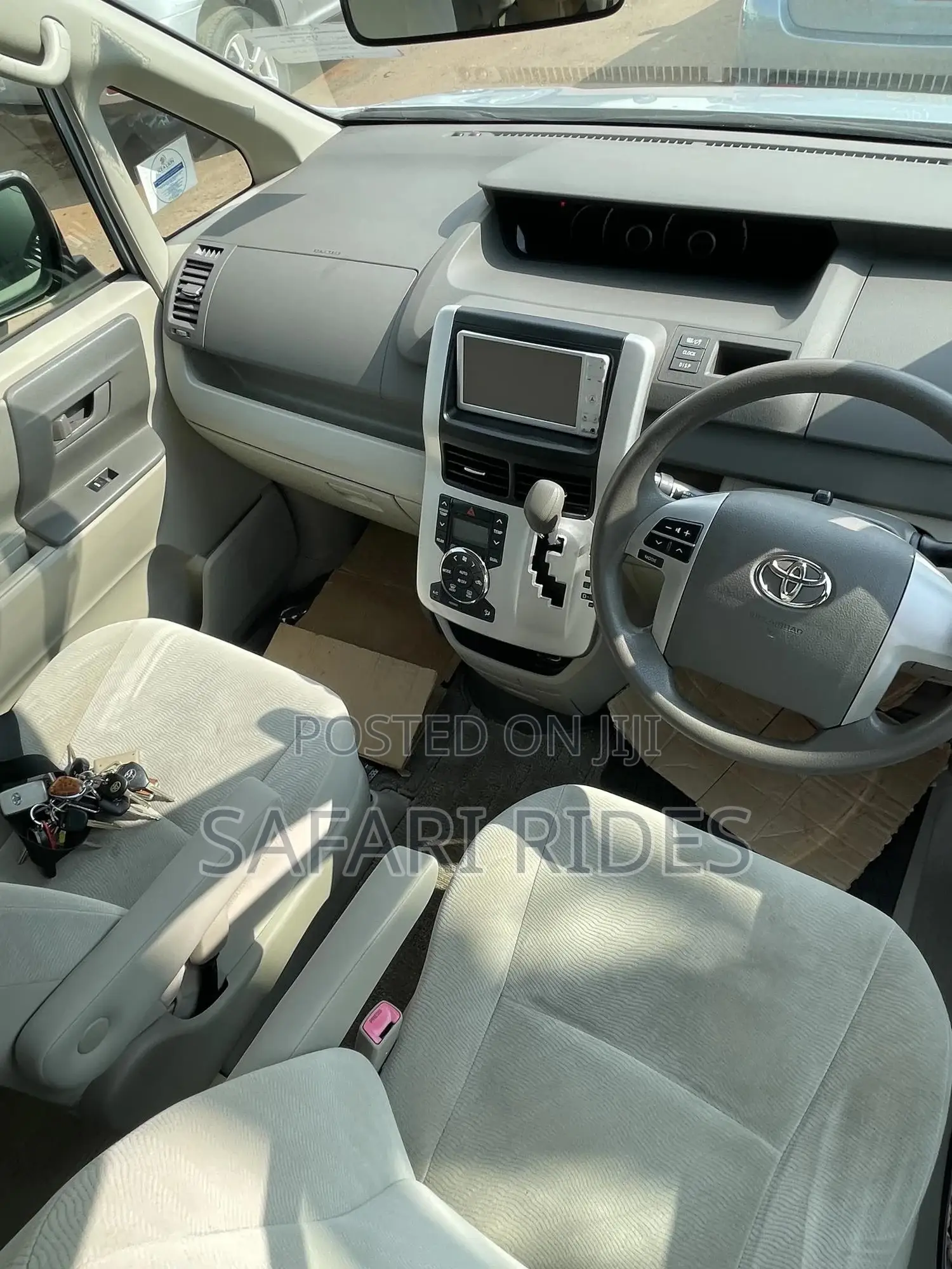 Toyota Noah 2010 Blue