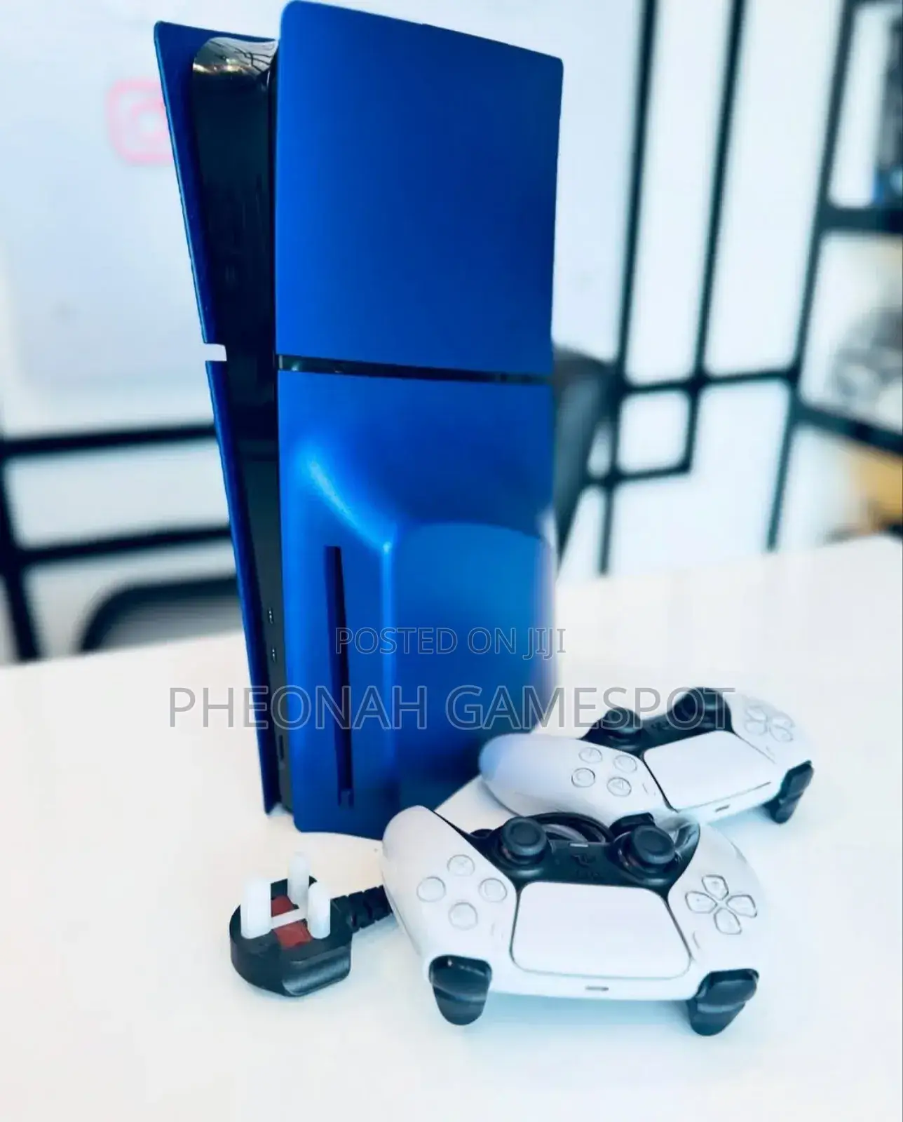 Playstation 5 Slim Disk Version. Comes With 2 Digital Games