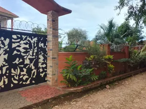 5bdrm Mansion in Central Division for sale