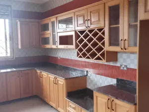 5bdrm Mansion in Central Division for sale