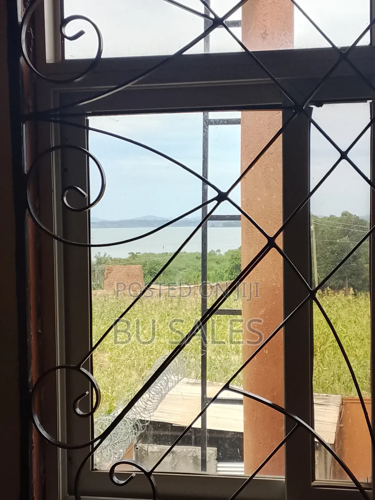 5bdrm Mansion in Central Division for sale