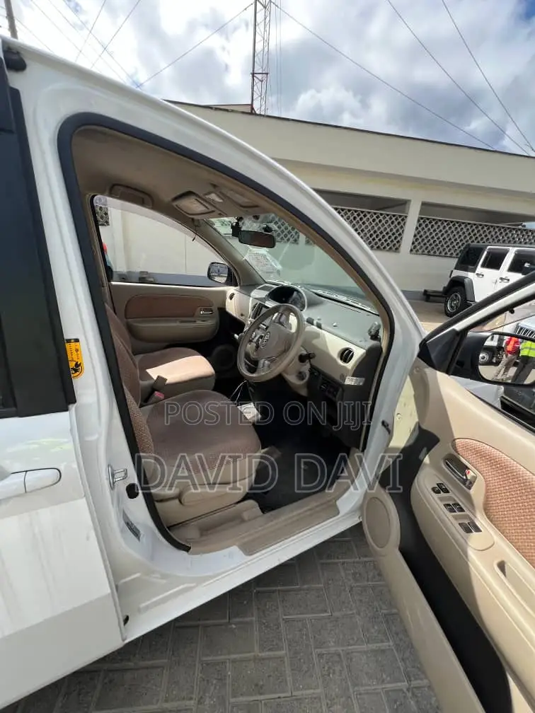 Toyota Sienta 2014 White