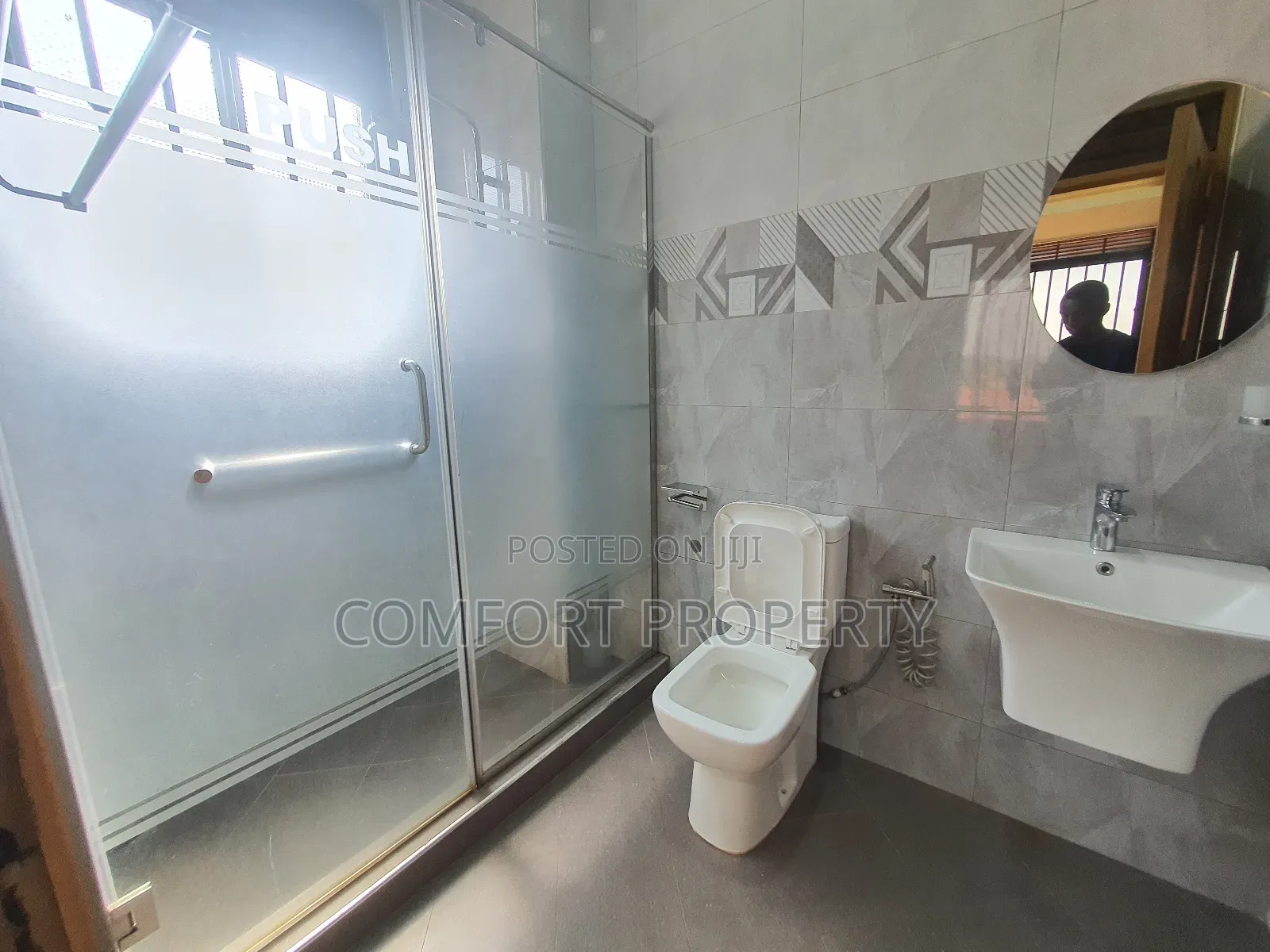 2bdrm Apartment in Muyenga, Makindye for rent