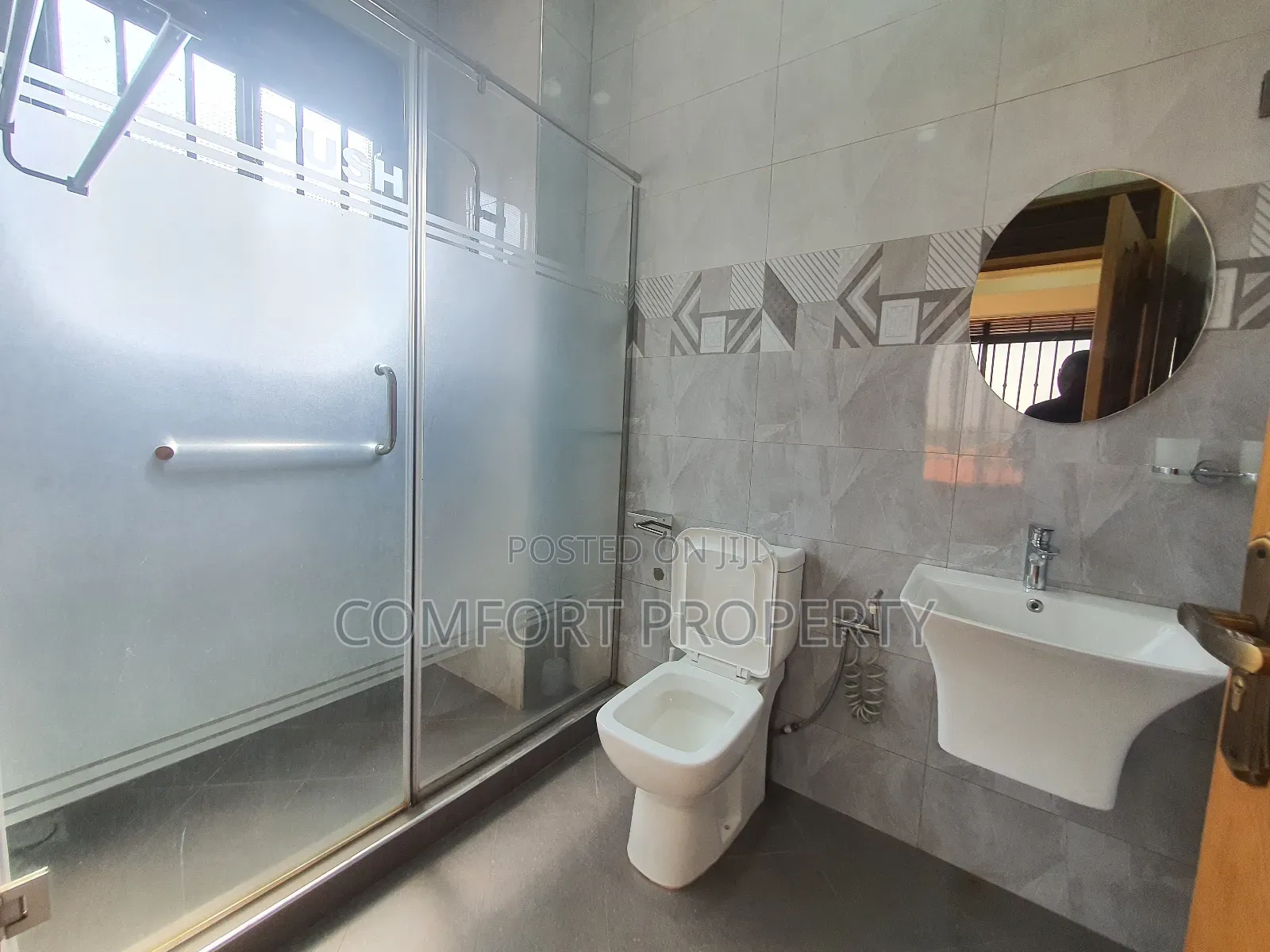 2bdrm Apartment in Muyenga, Makindye for rent