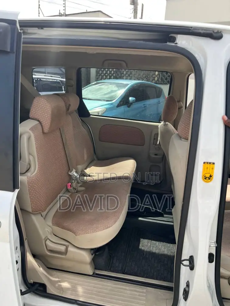 Toyota Sienta 2014 White
