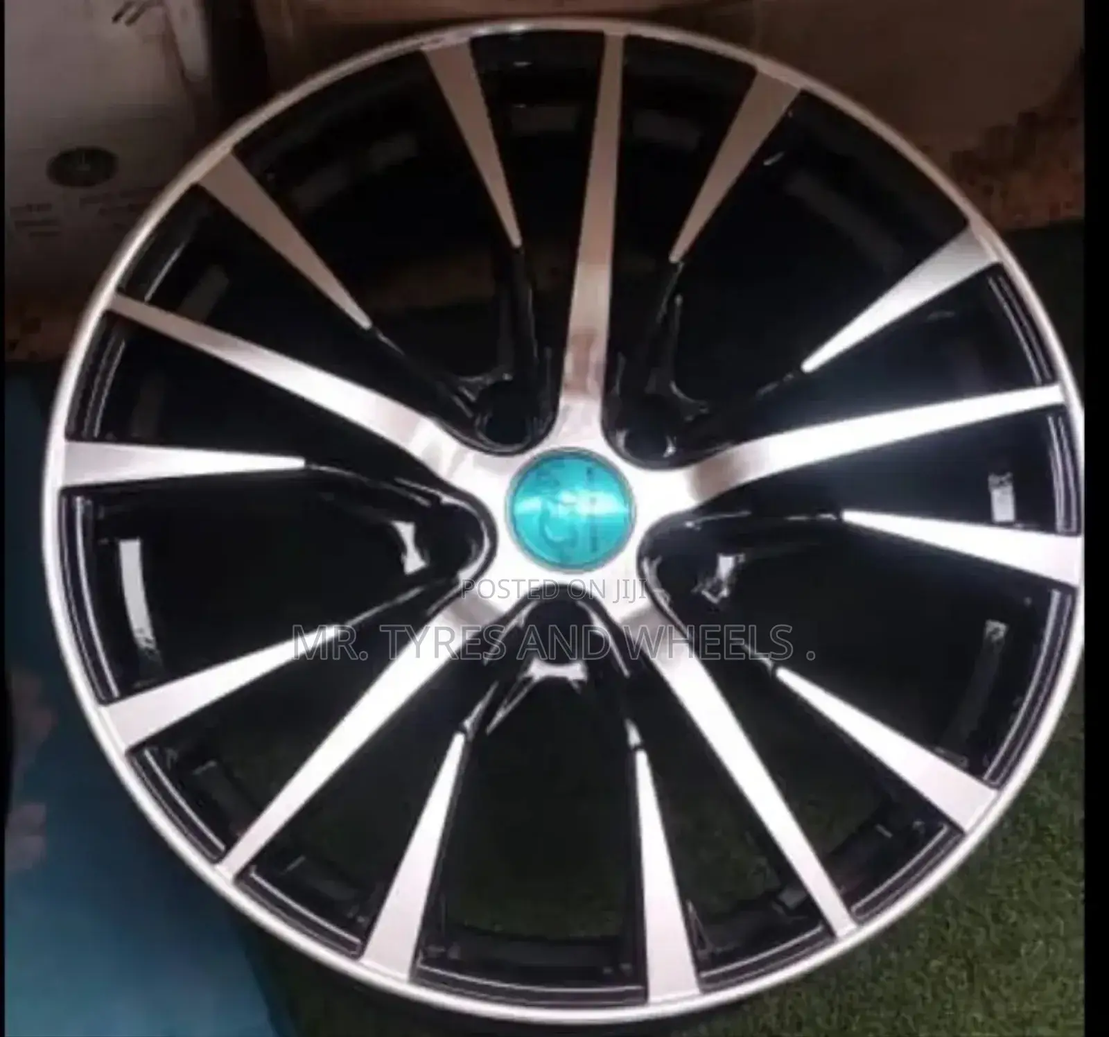 Always Be the One With Pretty Rims R17 With a Unique Logo