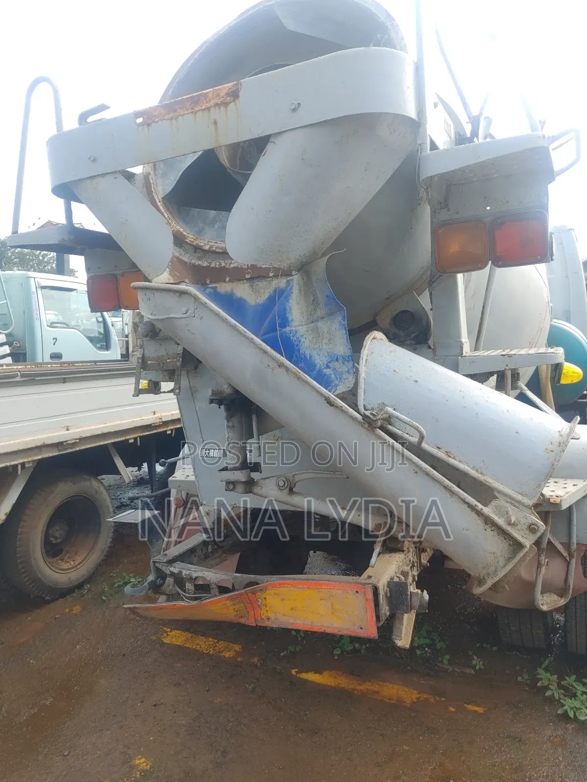 Isuzu Juston Sand Mixer
