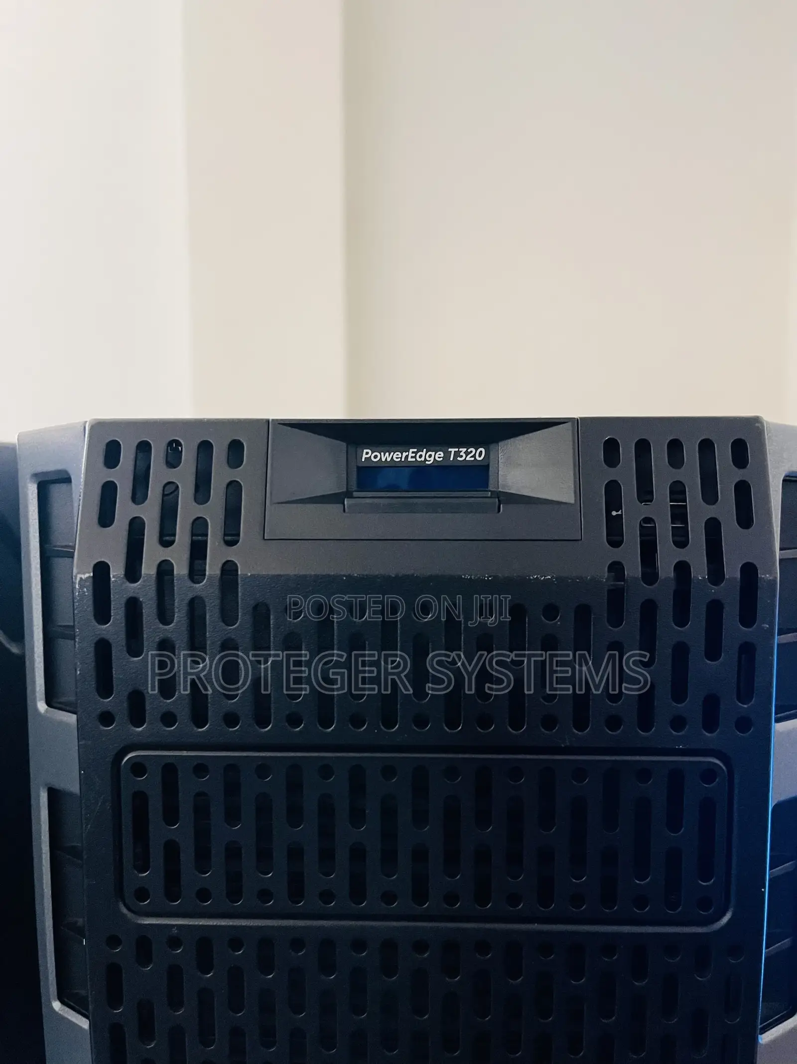 Server Dell PowerEdge T330 32GB Intel Xeon HDD+SSD 1.5T