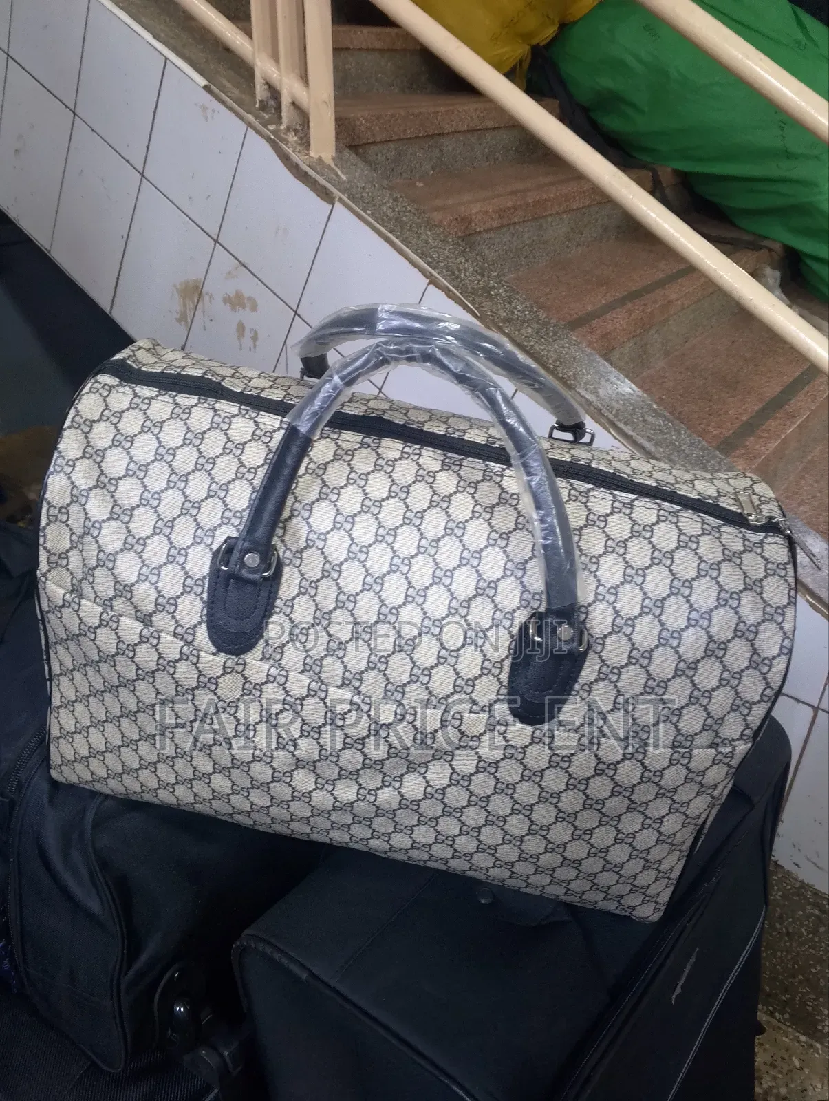 Original Leather Safari Bags. Medium ( White)