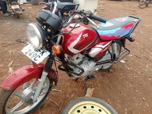TVS HLX 125 2022 Red