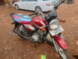 TVS HLX 125 2022 Red