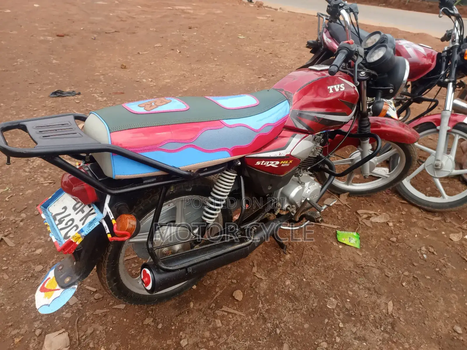 TVS HLX 125 2022 Red