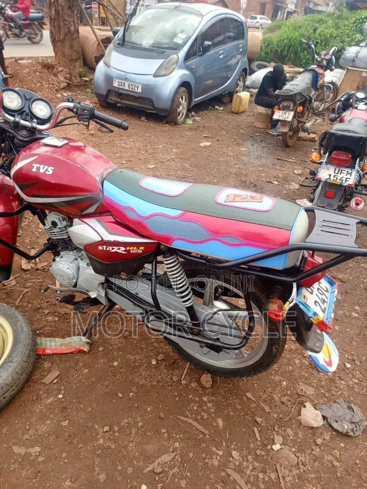 TVS HLX 125 2022 Red