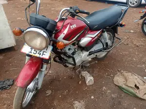 TVS HLX 125 2023 Red