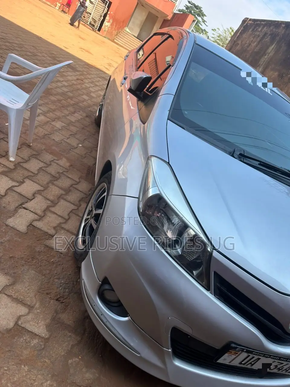 Toyota Vitz 2016 Silver
