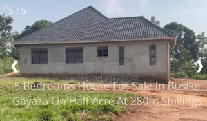 5bdrm Bungalow in Gaaza, Central Division for sale