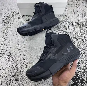 Classic Men Under Armour Vibrum Sole Hiking Boots in Stock