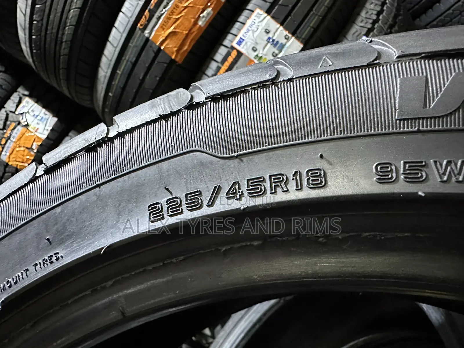 225/45r18 Ovation Tyres